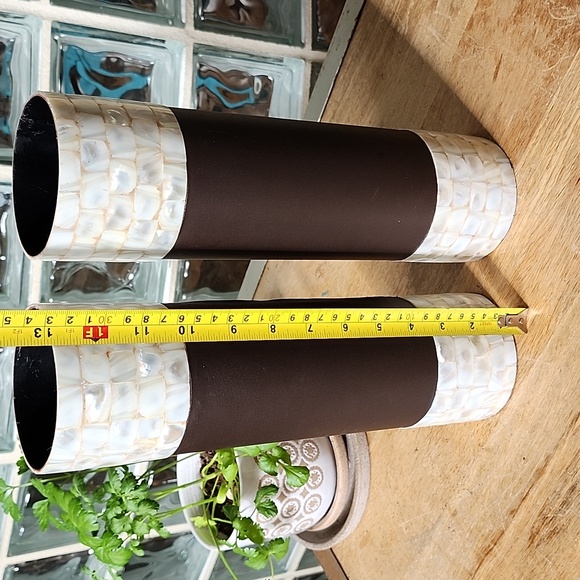 Handcrafted Alabaster and Faux Leather Vases - Picture 3 of 6